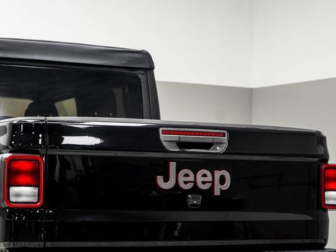 Used 2020 Jeep Gladiator Rubicon w/ Trailer Tow Package image 14