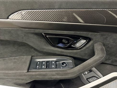 Used 2024 Lamborghini Urus Performante image 21