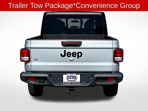 Used 2023 Jeep Gladiator Sport AWD/4WD image 5