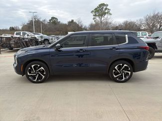 Used 2024 Mitsubishi Outlander SE video 2