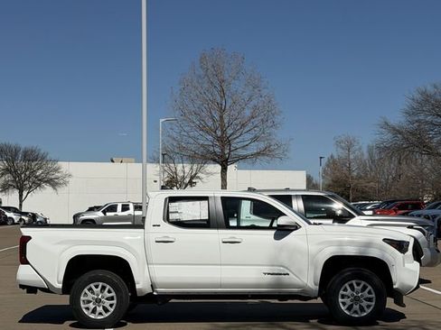 New 2026 Toyota Tacoma SR5 image 3
