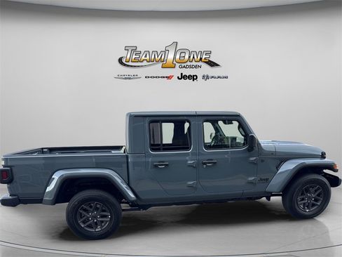 New 2025 Jeep Gladiator Sport image 8