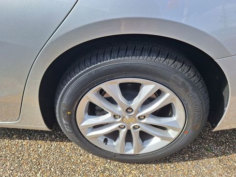 Used 2018 Chevrolet Malibu LT w/ Driver Confidence Package image 23