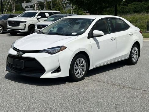 Used 2017 Toyota Corolla LE w/ Carpet Mat Package (TMS) FWD image 1