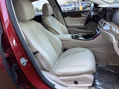 Used 2017 Mercedes-Benz E 300 4MATIC image 18