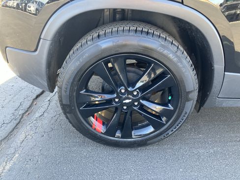 Used 2018 Chevrolet Trax LT w/ Redline Edition image 11