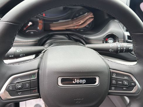 Used 2023 Jeep Compass Limited AWD/4WD image 14