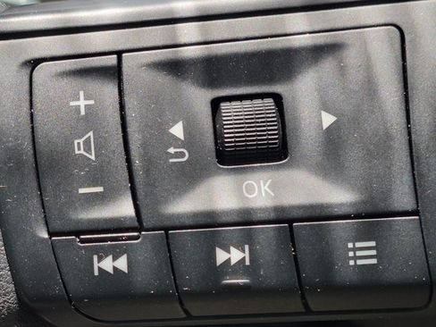 Certified 2024 Nissan Rogue SV FWD image 12