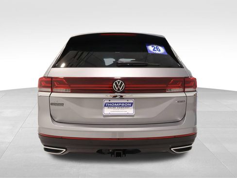 Used 2026 Volkswagen Atlas SE AWD/4WD image 3