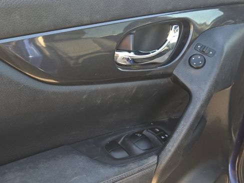 Used 2020 Nissan Rogue SV image 19