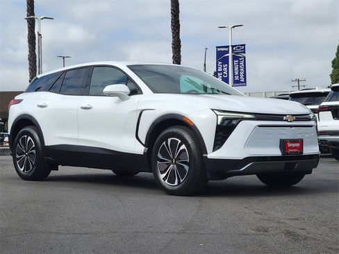 New 2026 Chevrolet Blazer EV LT image 25