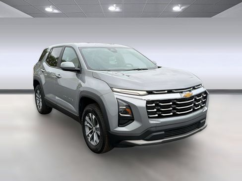 Used 2025 Chevrolet Equinox LT AWD/4WD image 7
