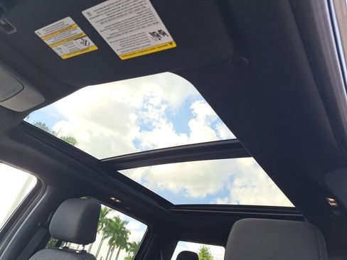 Certified 2022 Ford F150 XLT w/ Equipment Group 302A High image 20