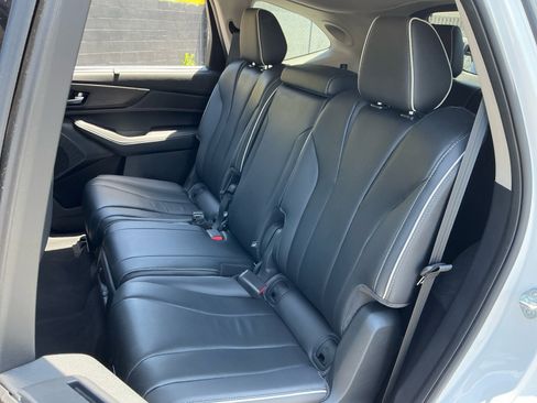 Used 2023 Acura MDX SH-AWD w/ Advance Package image 19