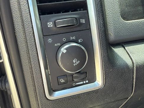 Used 2014 RAM 2500 SLT AWD/4WD image 31