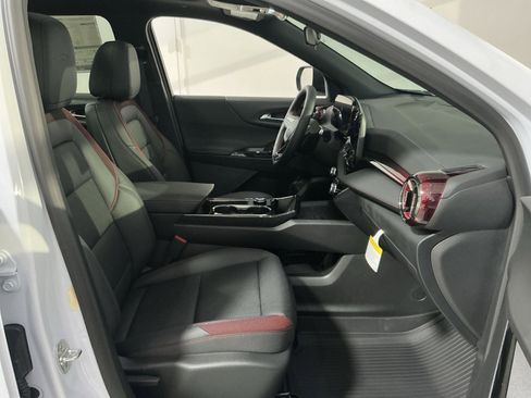 New 2026 Chevrolet Equinox RS w/ LPO, Floor Liner Package FWD image 34