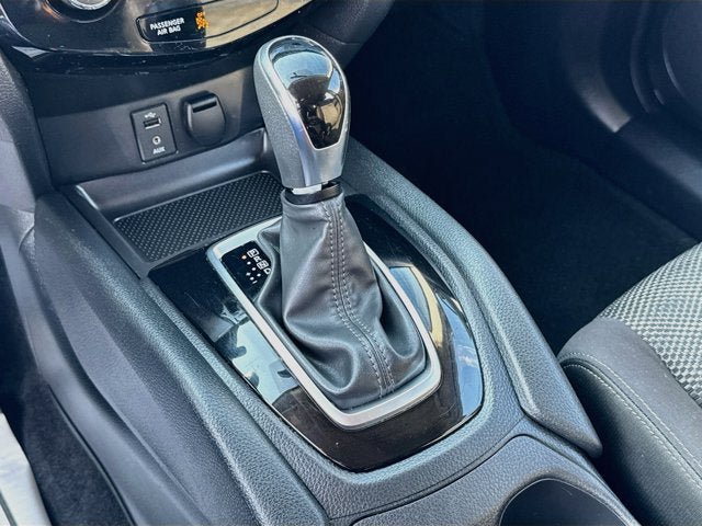 Used 2018 Nissan Rogue Sport SV AWD/4WD image 14