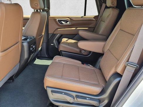 Used 2024 Chevrolet Tahoe High Country AWD/4WD image 21