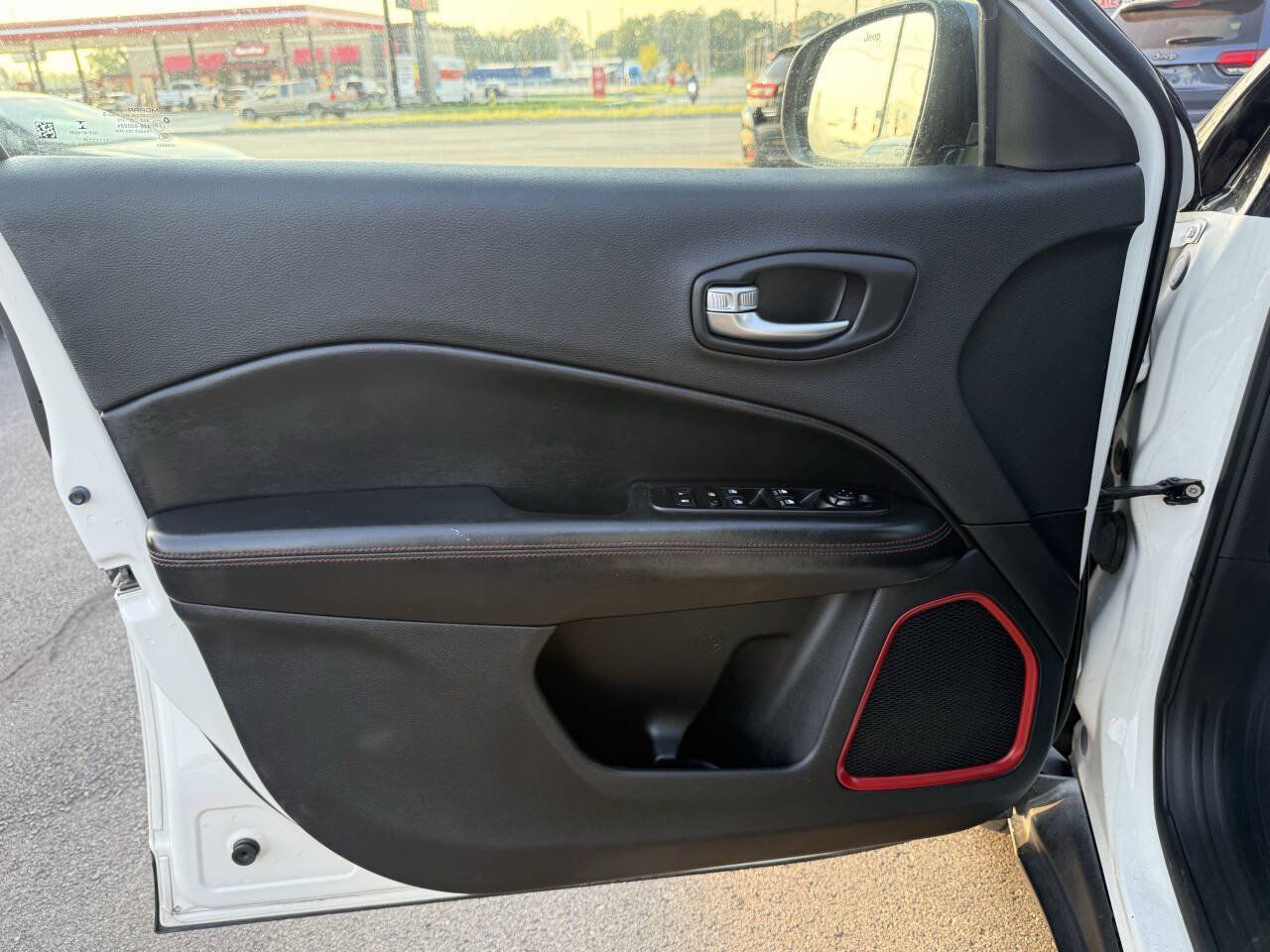 Used 2020 Jeep Compass Trailhawk AWD/4WD image 12