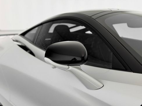 New 2026 McLaren 750S image 36