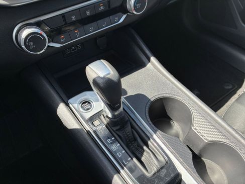 Used 2025 Nissan Altima 2.5 SV image 39