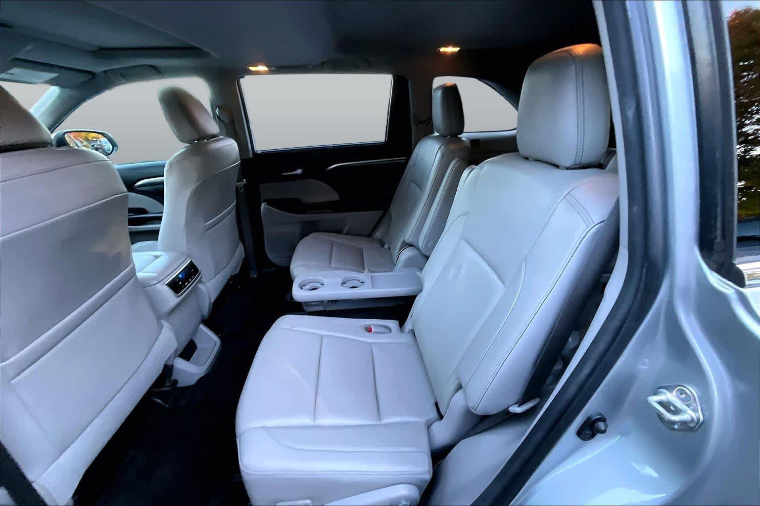 Certified 2018 Toyota Highlander Limited AWD/4WD image 19