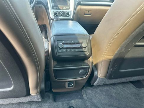 Used 2017 GMC Acadia Limited SLT image 12