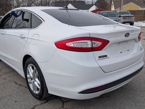 Used 2014 Ford Fusion SE w/ Equipment Group 202A FWD image 3