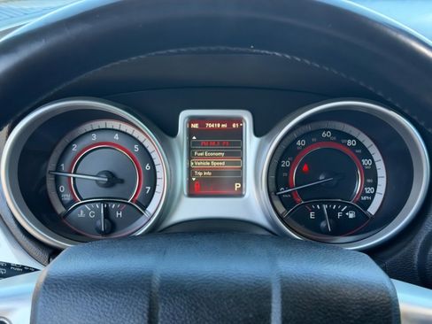 Used 2019 Dodge Journey SE image 23