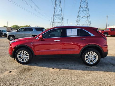 Used 2024 Cadillac XT4 Luxury w/ Cold Weather Package image 4