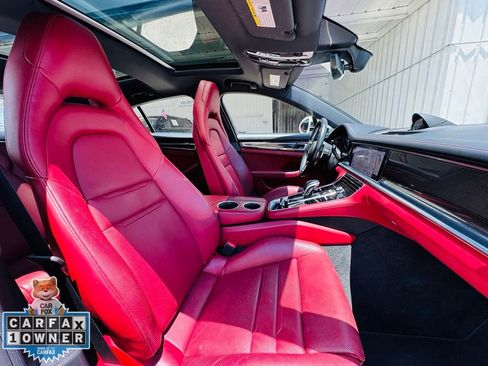 Used 2019 Porsche Panamera image 18