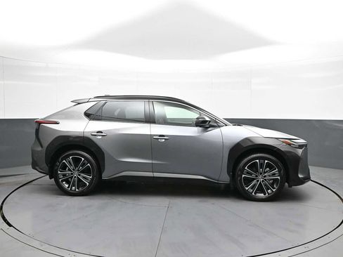 Used 2024 Toyota bZ4X AWD w/ Weather Package image 5