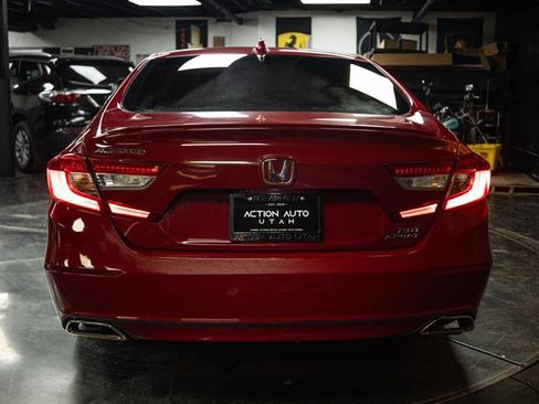 Used 2018 Honda Accord Sport image 6