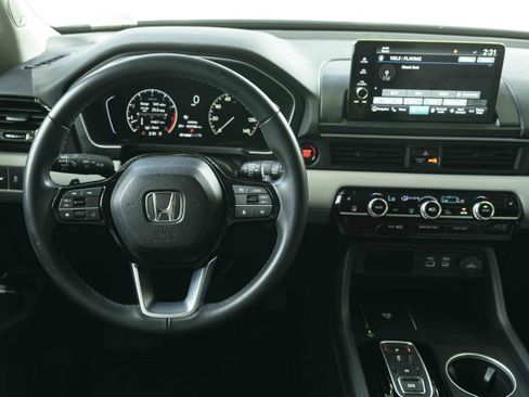 Used 2024 Honda Pilot Touring image 20