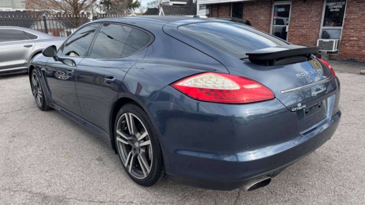 Used 2011 Porsche Panamera RWD image 6