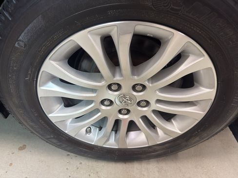 Used 2012 Toyota Sienna XLE w/ Entertainment Pkg FWD image 33