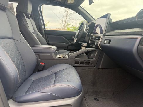 Used 2026 Toyota 4Runner Platinum AWD/4WD image 24