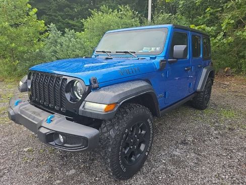Used 2023 Jeep Wrangler Unlimited w/ Cold Weather Group AWD/4WD image 3