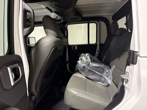 New 2026 Jeep Gladiator Mojave AWD/4WD image 22