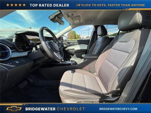 Used 2024 Chevrolet Trax LT w/ Driver Confidence Package FWD image 16