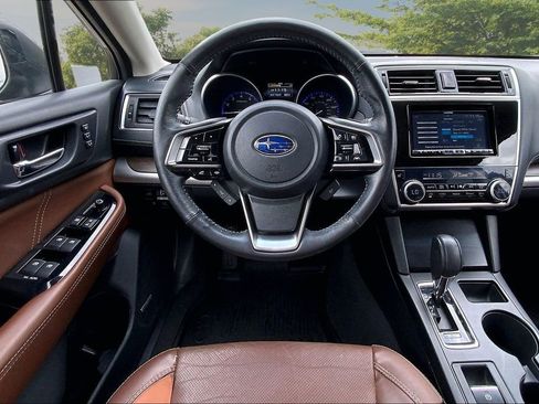 Used 2019 Subaru Outback 2.5i Touring AWD/4WD image 8