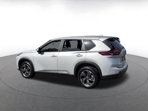 Used 2025 Nissan Rogue SV FWD image 10