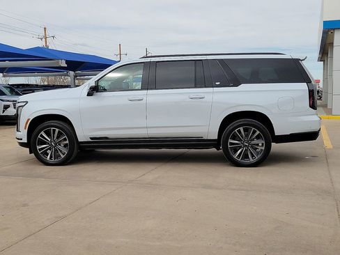 Used 2026 Cadillac Escalade ESV Sport w/ LPO, Floor Liner Package RWD image 2