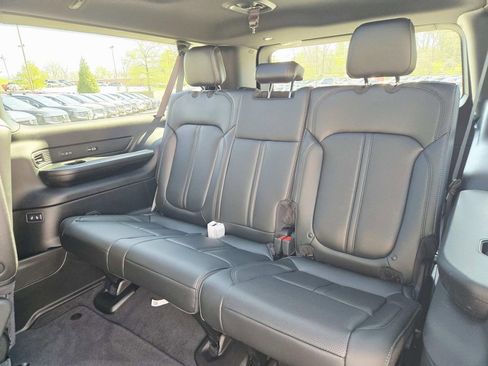 New 2026 Jeep Grand Wagoneer L 4WD w/ Premium Group I image 18