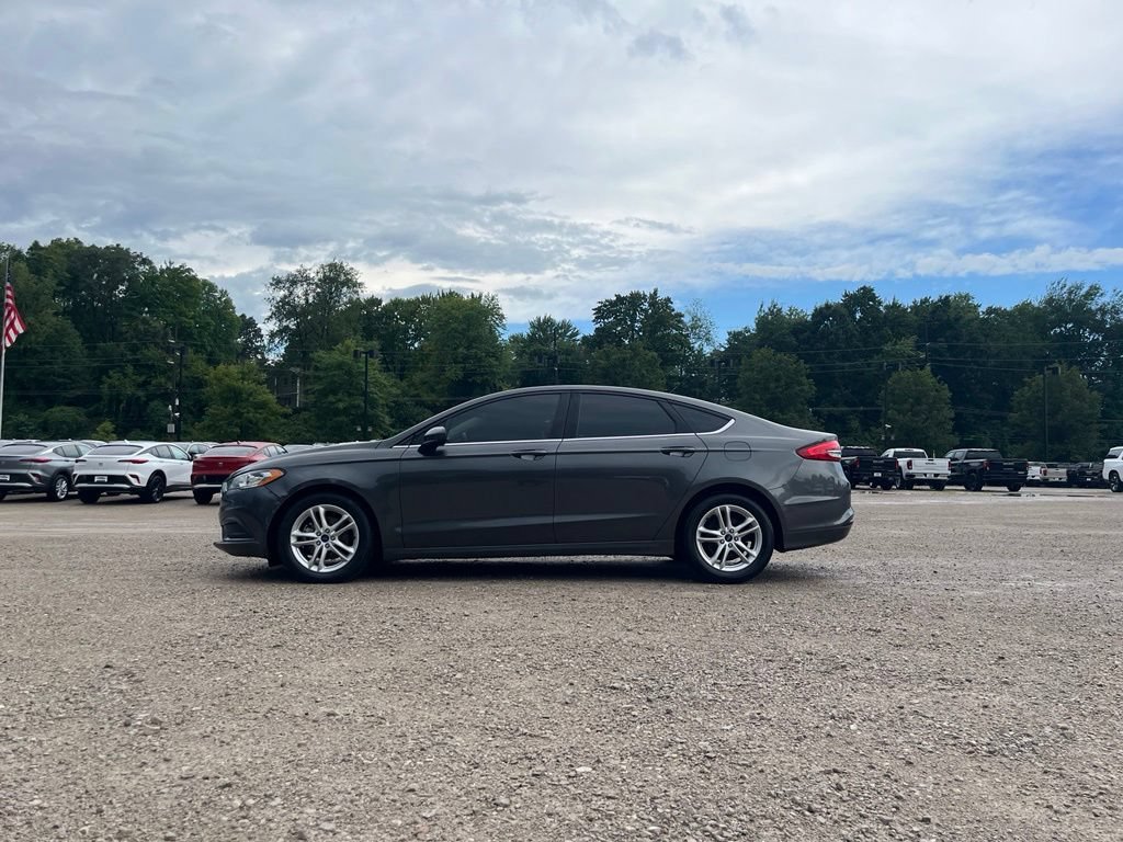 Used 2018 Ford Fusion SE w/ Fusion SE Technology Package FWD image 16