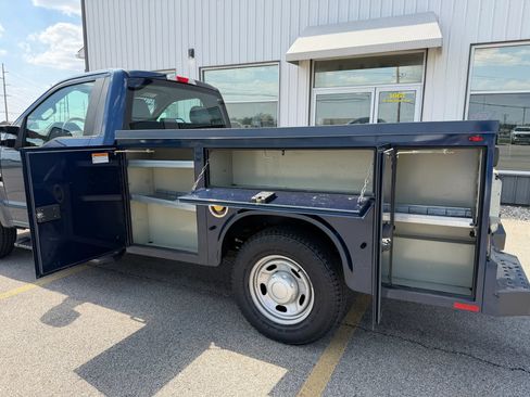 Used 2017 Ford F250 XL w/ Power Equipment Group RWD image 7