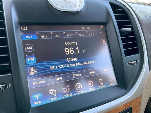 Used 2013 Chrysler 300 C image 33