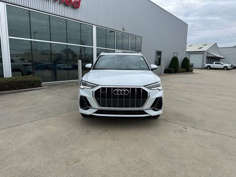 Used 2024 Audi Q3 2.0T Premium image 2