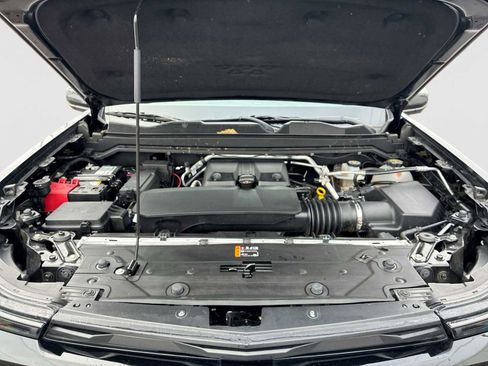 Certified 2025 Chevrolet Colorado Z71 w/ Midnight Edition image 30