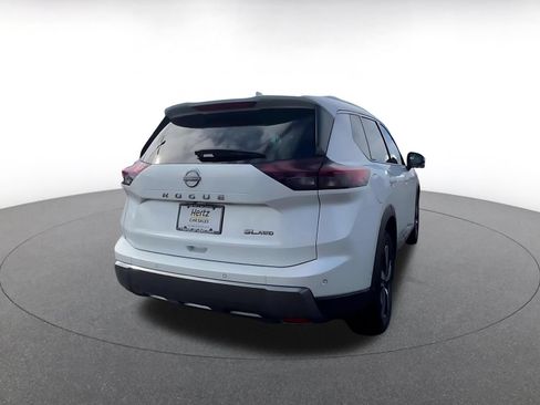 Used 2026 Nissan Rogue SL AWD/4WD image 13